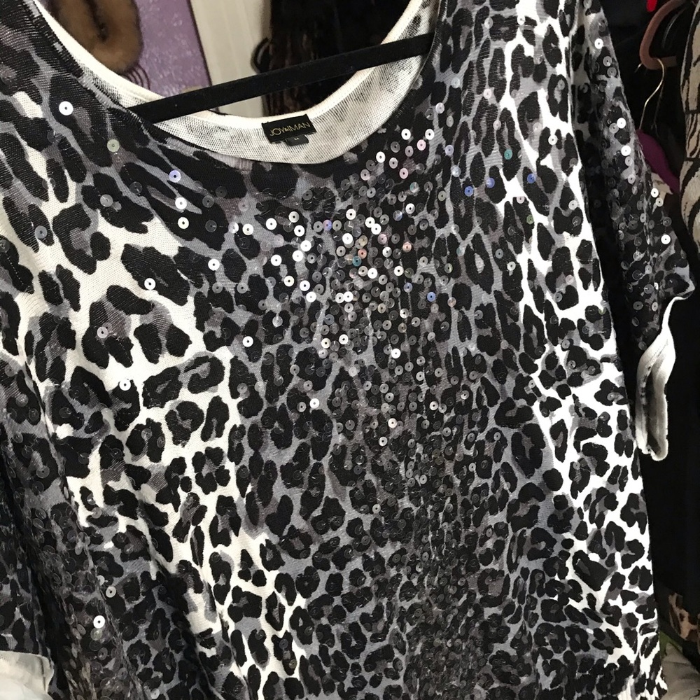 Leopard print Dolman sleeve top - Picture 3 of 4